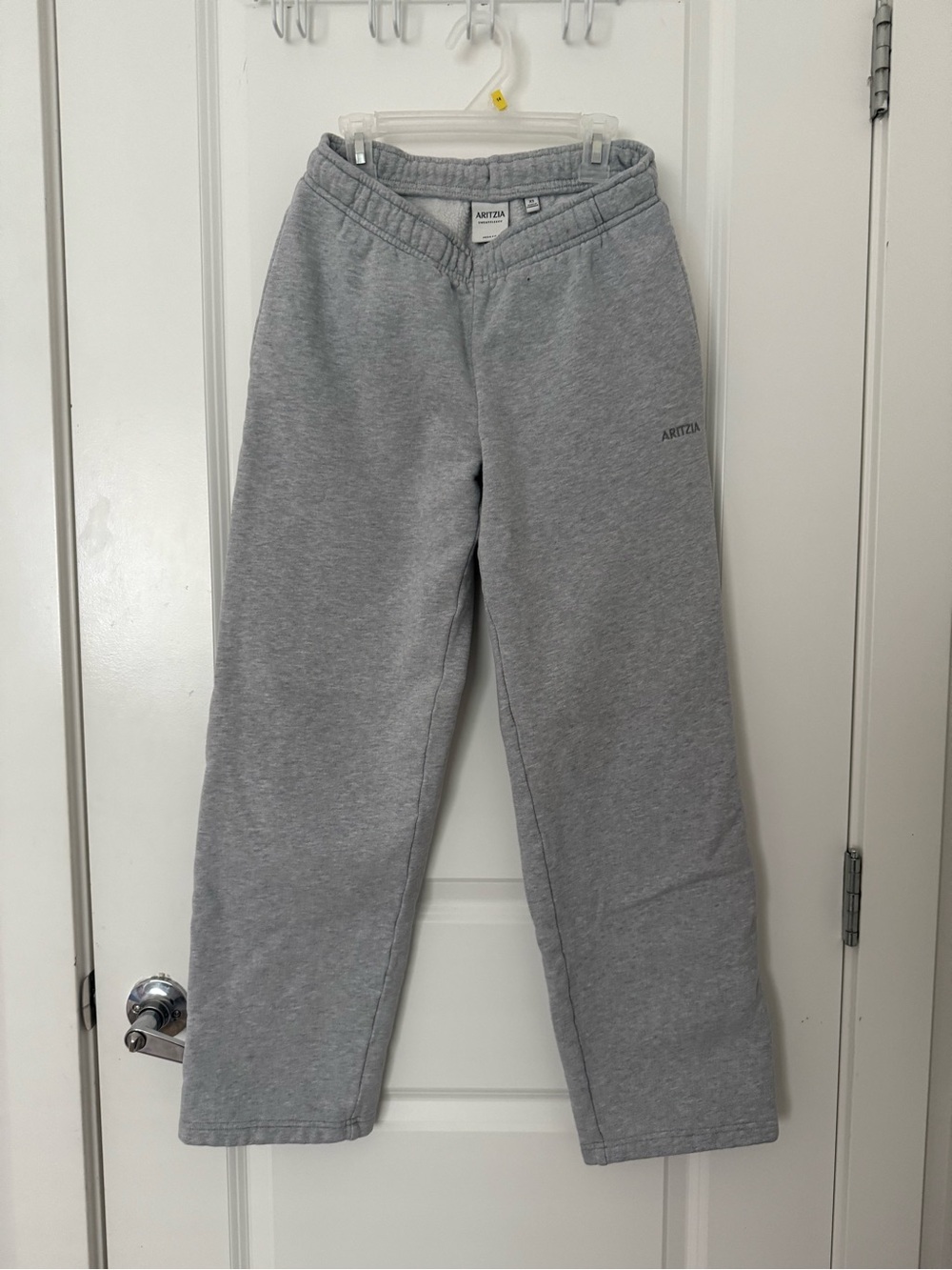 Aritzia Gray Women’s Mega Straight Sweatpants